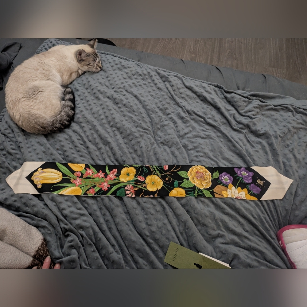 Authentic Gucci Flora Ponty Never Worn Perfect Condition As Seen In Pictures